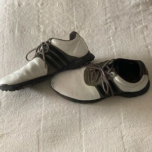 Mens Adidas golf shoes. Size 11